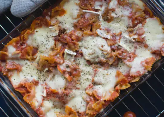 Baked pasta with tomatoes and cheese